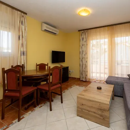 1 Bedroom In Okrug Gornji * Trogir